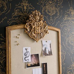 Harry Potter&#8482; Hogwarts&#8482; Crest Pinboard (24&quot;x37&quot;)
