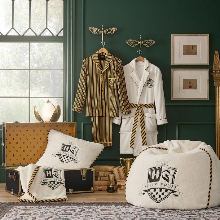 Harry Potter™ Hufflepuff™ House Pajama Set | Pottery Barn Teen