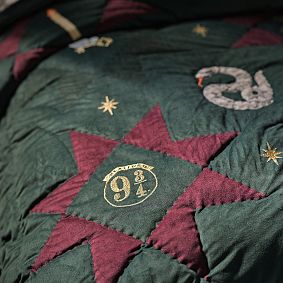 Harry Potter&#8482; Hogwarts Quilt