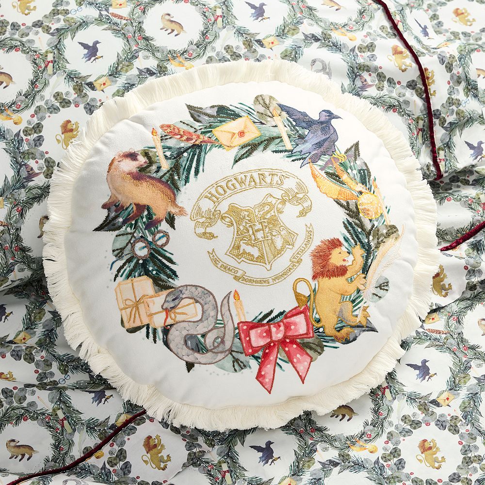 Harry Potter&#8482; Wreath Round Pillow