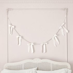 LoveShackFancy Pearl With Bows Garland (72&quot;)