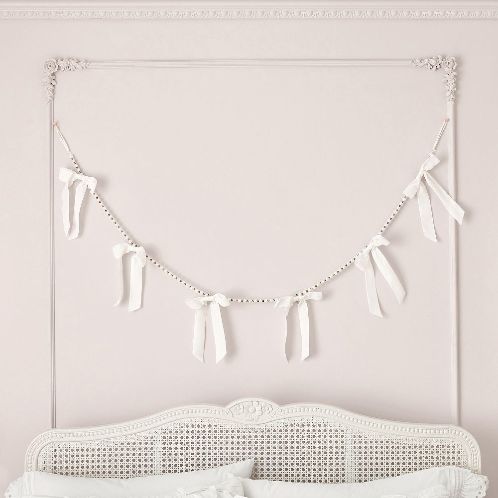 LoveShackFancy Pearl With Bows Garland (72&quot;)