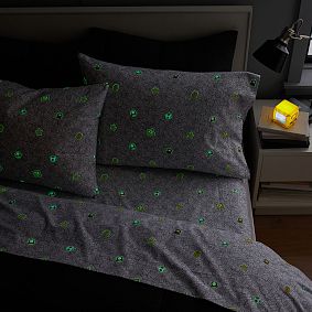 Super Mario&#8482; Power-Up Glow-in-the-Dark Sheet Set