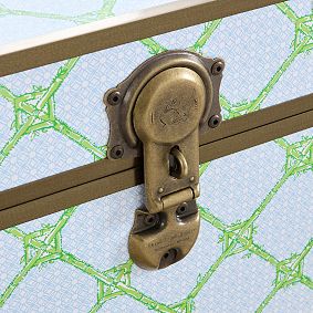 Lilly Pulitzer Standard Dorm Trunk (32&quot;)