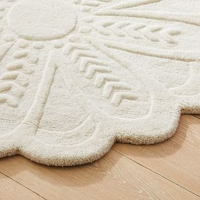 Shaped Recycled Wool Floral Rug