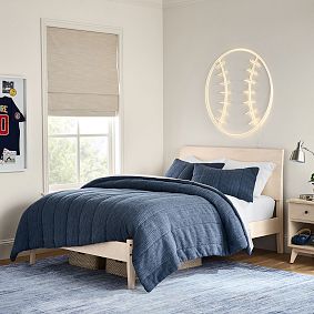 Keaton Classic Bed