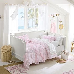 LoveShackFancy Heart Rattan Mirror (30")