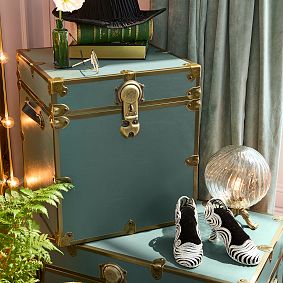 <i>Wicked</i> Cube Dorm Trunk (18&quot;)