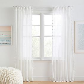 Pom-Pom Light-Up Sheer Curtain