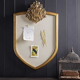 Harry Potter&#8482; Hogwarts&#8482; Crest Pinboard (24&quot;x37&quot;)