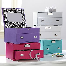 Classic Leather Medium Jewelry Box 