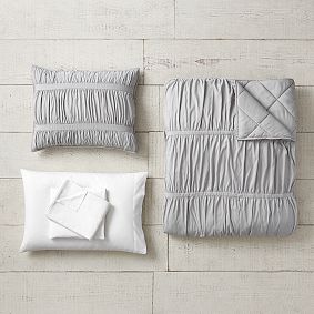 Pucker Up Comforter Set