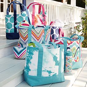 Surf Swell Beach Tote, Pool Oversized Dot/Navy Trim