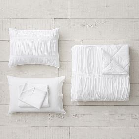 Pucker Up Comforter Set