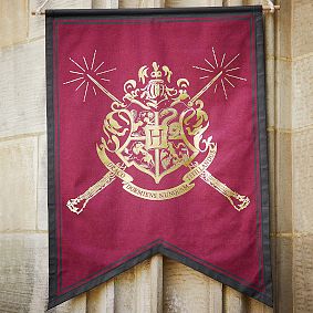 HARRY POTTER&#8482; HOGWARTS&#8482; Crest Scroll