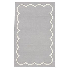 Scallop Border Rug