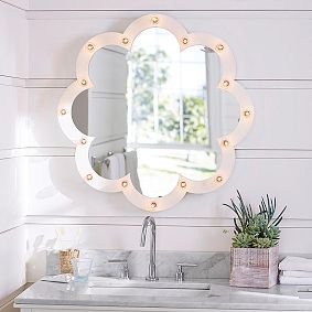 Clover Light Up Mirror