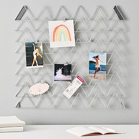 No Nails Metallic Photo Holder, Triangular