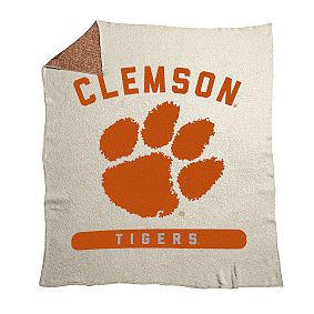 College Prime Luxe Dreams Throw