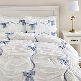 Stripe Bow Comforter