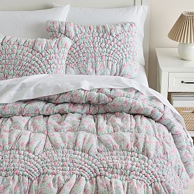 Floral Bloom Cream Puff Quilt