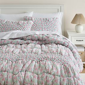 Floral Bloom Cream Puff Quilt