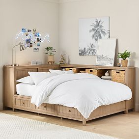 Beadboard Full Corner Storage Lounge Bed