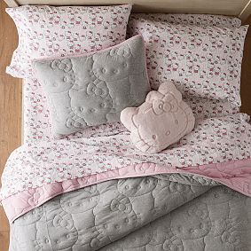 Hello Kitty&reg; Reversible Jersey Quilt