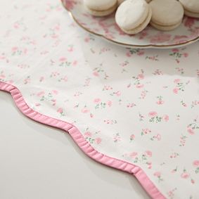 LoveShackFancy Scallop Table Runner (70")