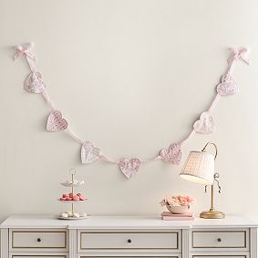 LoveShackFancy Printed Heart Garland (92")