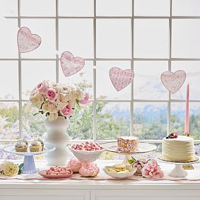 LoveShackFancy Printed Heart Garland (92")