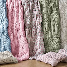 Floral Bloom Cream Puff Quilt