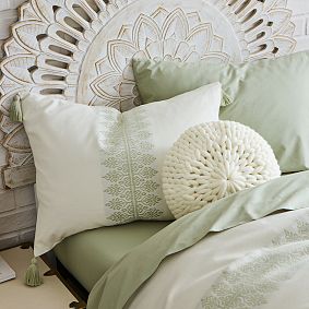 Round Chunky Knit Pillow