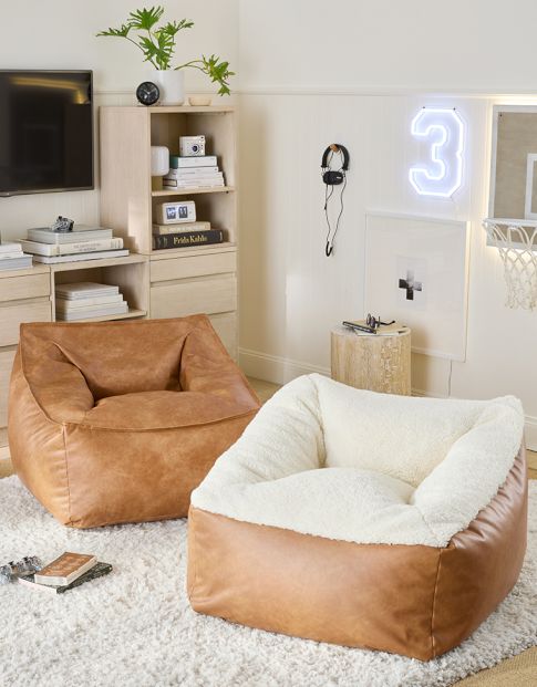 Lounge &amp; Accent Chairs