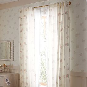 Hello Kitty® Heritage Window Look