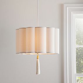 Scalloped Pendant (18")