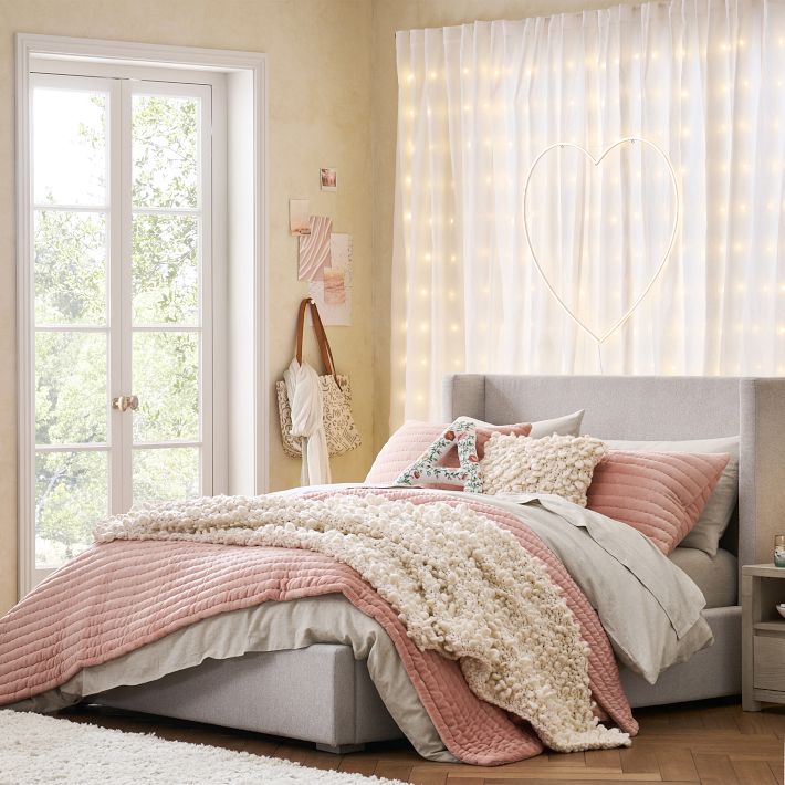 Pottery Barnベッドキルト Shelter Upholstered Classic Bed | Pottery Barn Teen