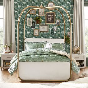 Harry Potter™ Mystical Velvet Quilt