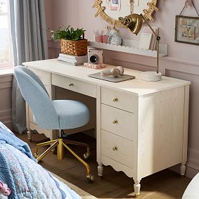 Hello Kitty® Task Lamp (17")