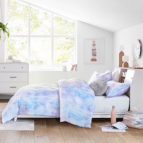 Iris Dream Watercolor Comforter
