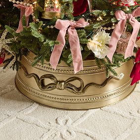 LoveShackFancy Bow Collar Tree Skirt