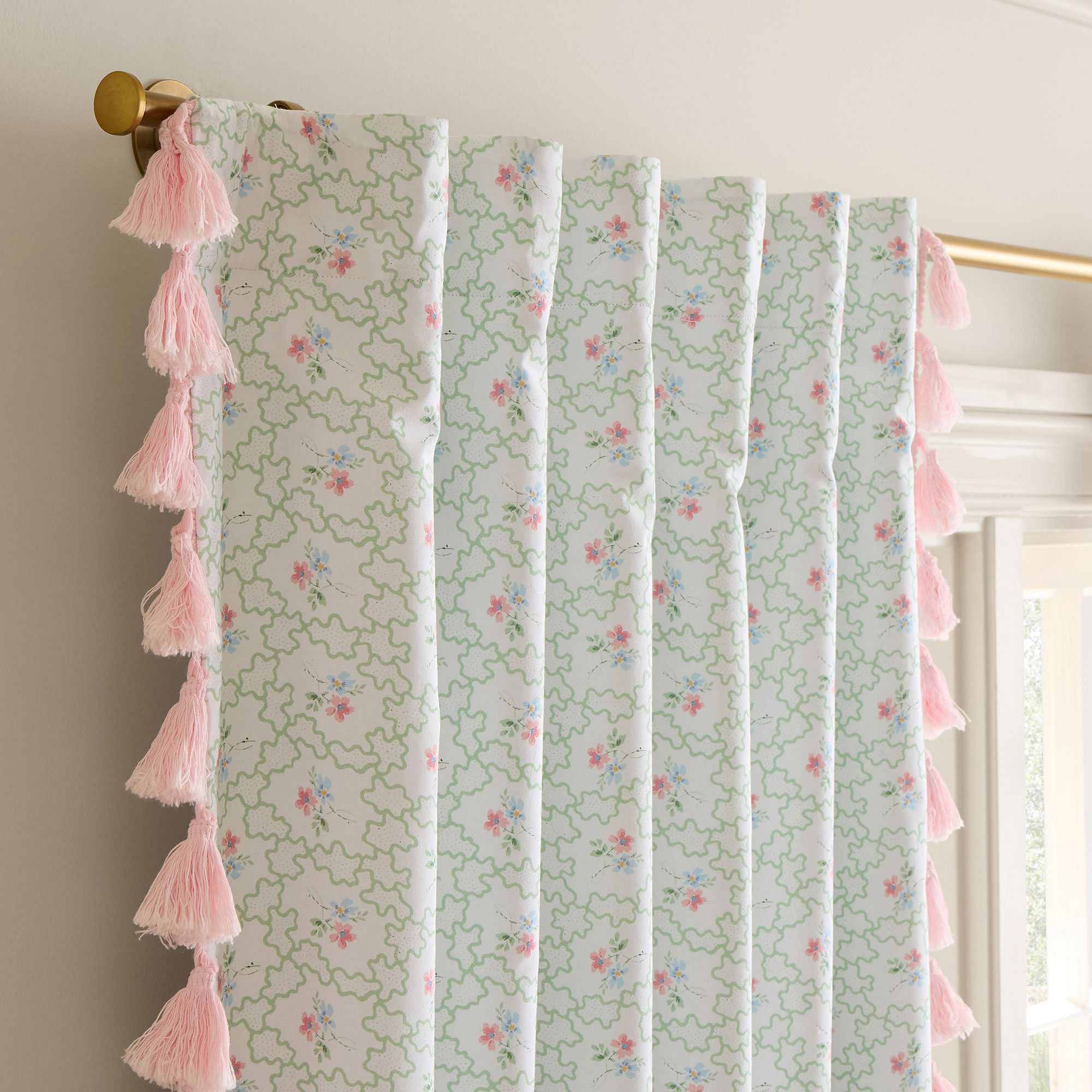 Hill House Home Clematis Scallop Blackout Curtain - 52"x84" Inches, Green Clematis