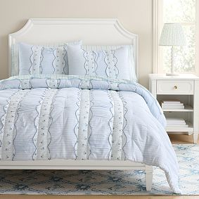 Hill House Home Clematis Scallop Floral Quilt