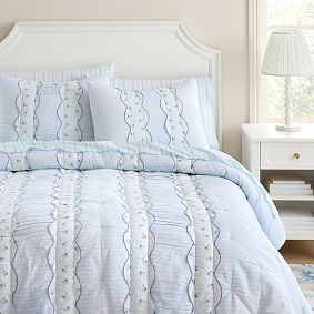 Hill House Home Clematis Scallop Floral Quilt