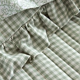 Chris Loves Julia Cabin Gingham Quilt