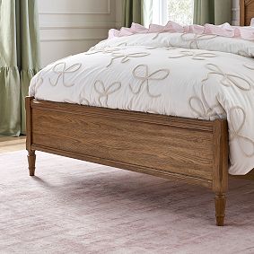 Evelyn Classic Bed
