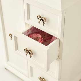 LoveShackFancy Regency Jewelry Tower