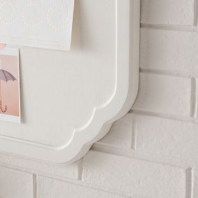 Preppy Scallop Pinboard (24"x30")