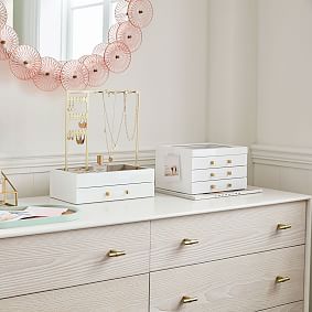 Elle Lacquer Jewelry Display Box