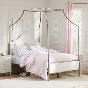 Charlotte Canopy Bed